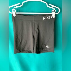 Nike Pro Women’s Size Large Dri-FIT Black Compression Athletic Shorts, EUC